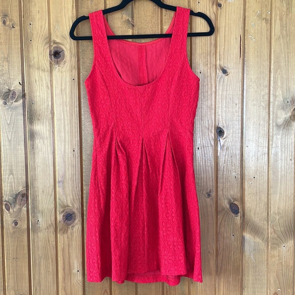 Red Dress - Picture 2 of 4